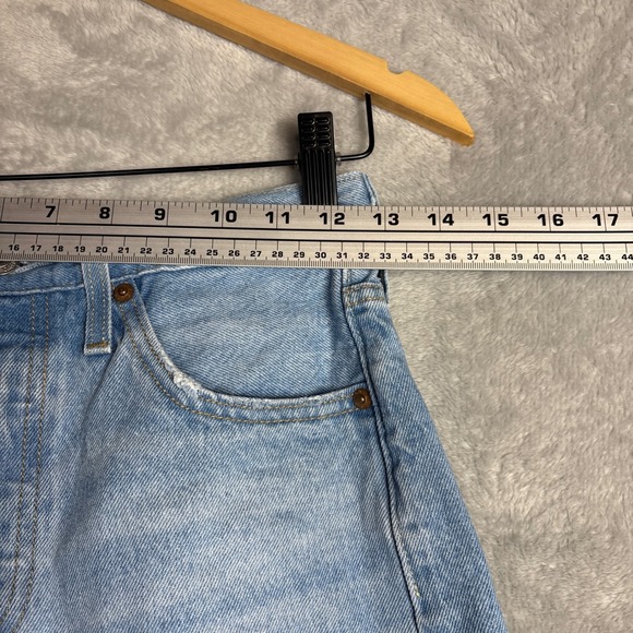 Levi's 501 Cutoff Denim Shorts Light Wash Distressed Frayed Hem Women's 24 - Picture 4 of 5